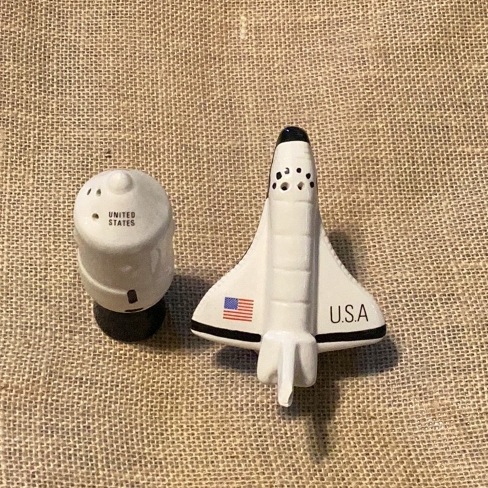 Five & Dime USA Space Shuttle Ceramic Salt and Pepper Shakers